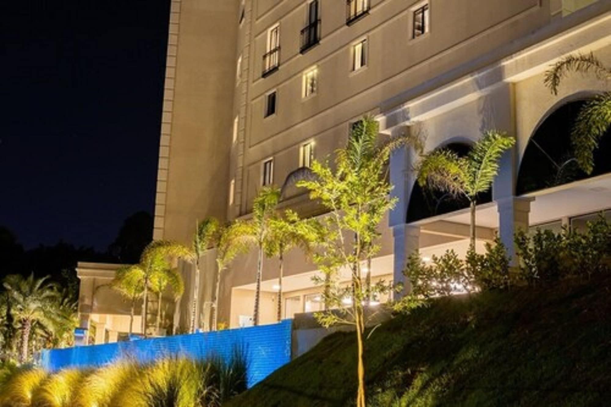 Class Hotel ปีราซิกาบา ภายนอก รูปภาพ