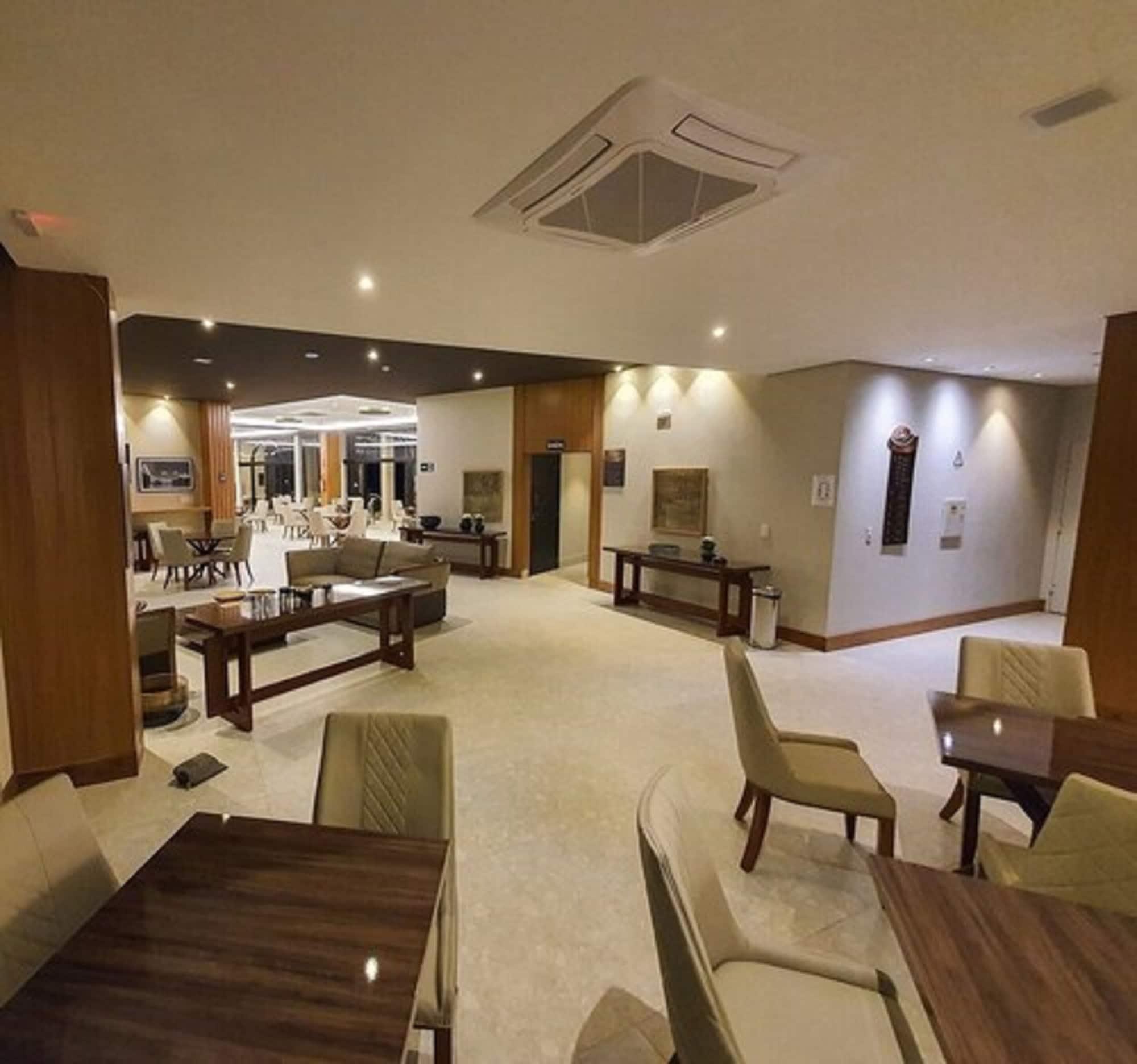 Class Hotel ปีราซิกาบา ภายนอก รูปภาพ