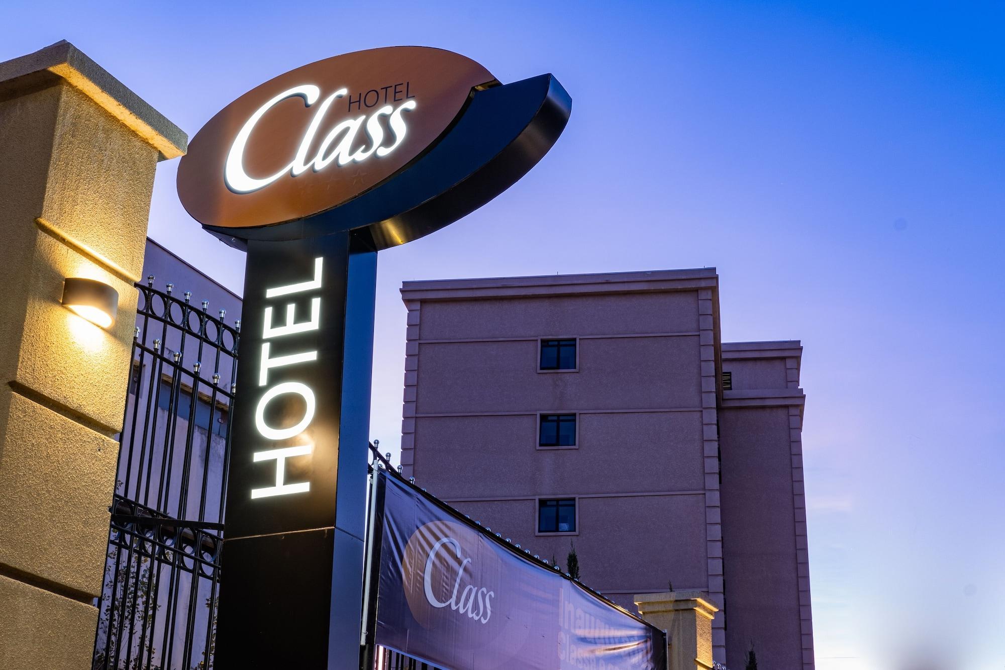 Class Hotel ปีราซิกาบา ภายนอก รูปภาพ