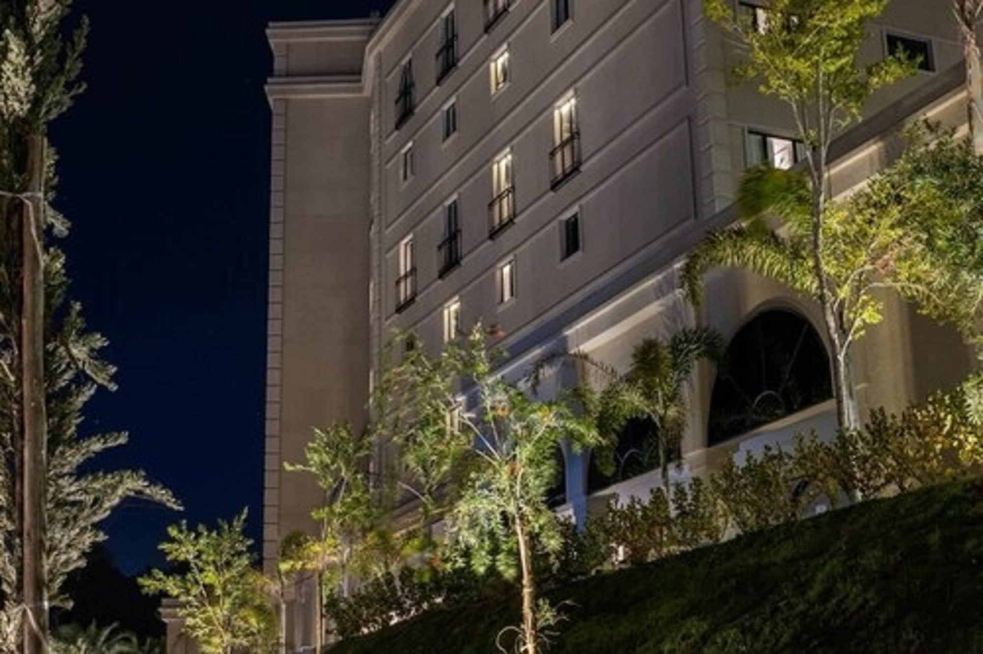 Class Hotel ปีราซิกาบา ภายนอก รูปภาพ