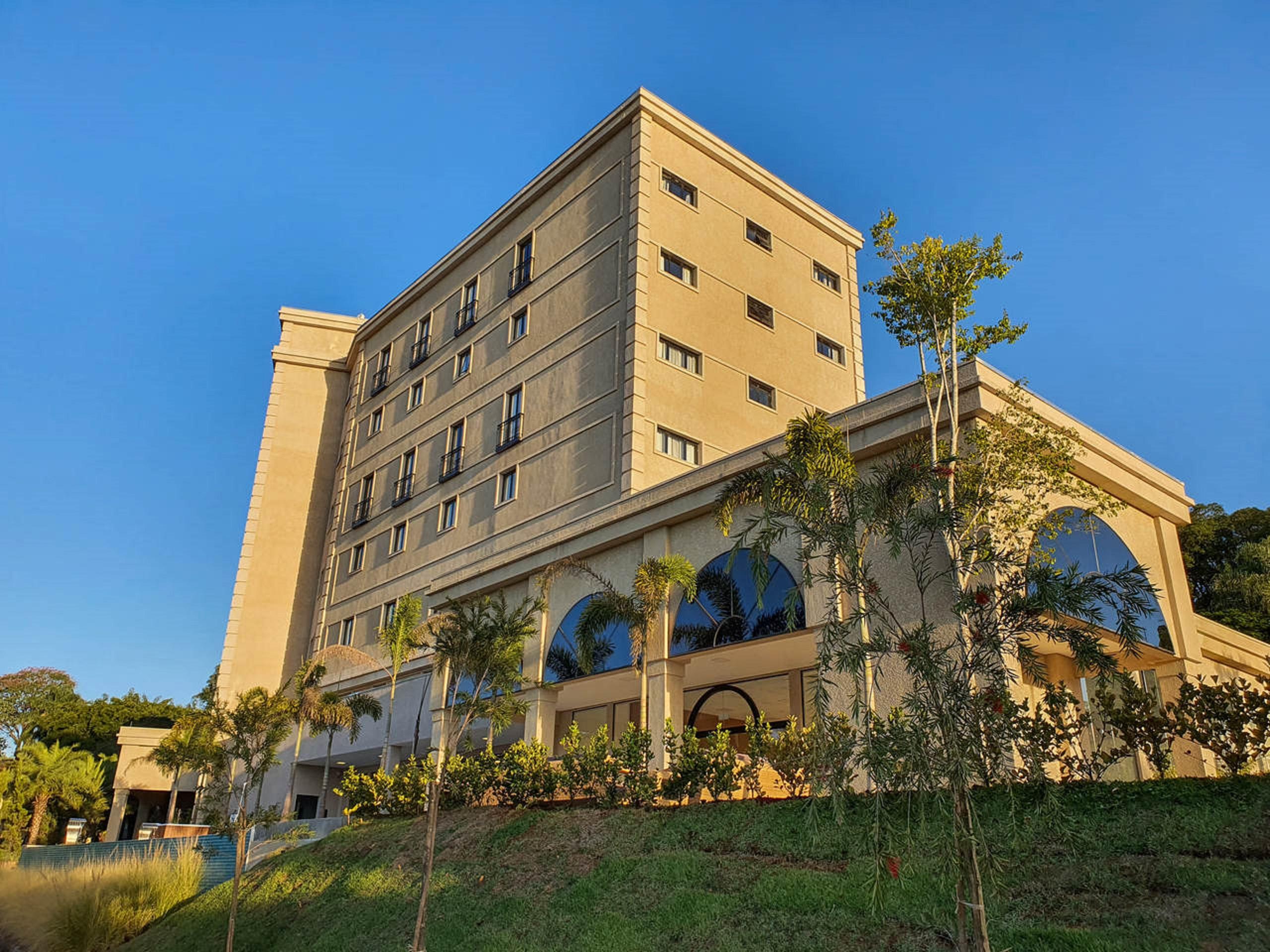 Class Hotel ปีราซิกาบา ภายนอก รูปภาพ